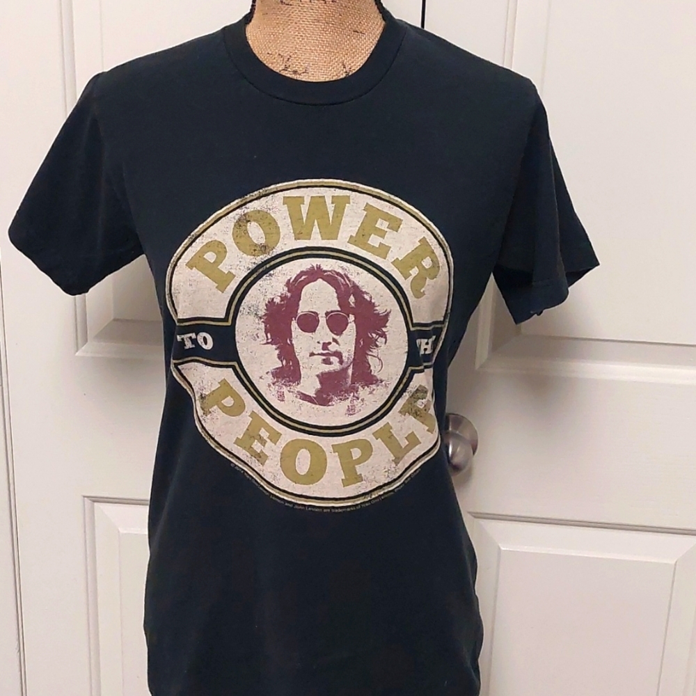 ☘️JHON LENON T-SHIRT SIZE S